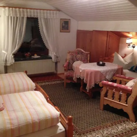 Gaestehaus Faerbinger Apartamento *